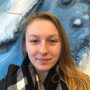 Meet your Posher, Caitlin